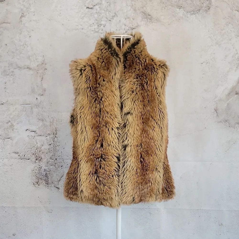 Kial Faux Fur Reversible Vest in An Ombre Of Tan & Brown Womens Size S
